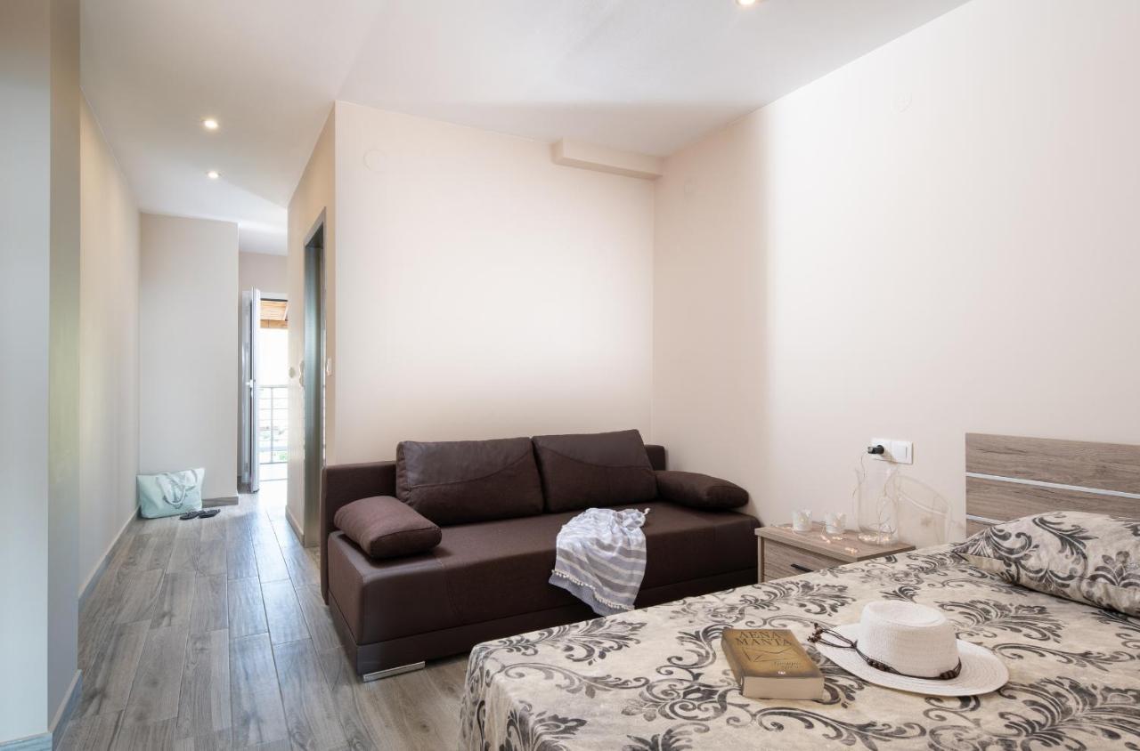 Sunset Studios - Suites With Seaview & Back Side Apartements Torone Exterior foto