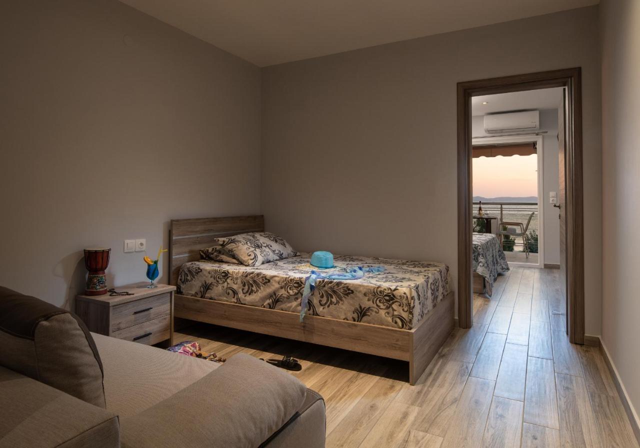 Sunset Studios - Suites With Seaview & Back Side Apartements Torone Exterior foto