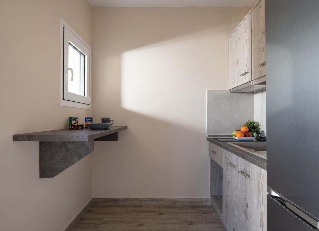 Sunset Studios - Suites With Seaview & Back Side Apartements Torone Exterior foto