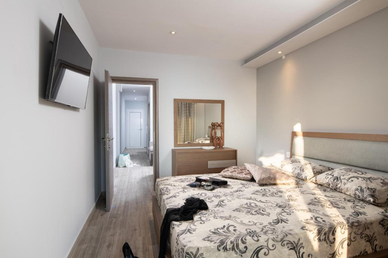 Sunset Studios - Suites With Seaview & Back Side Apartements Torone Exterior foto
