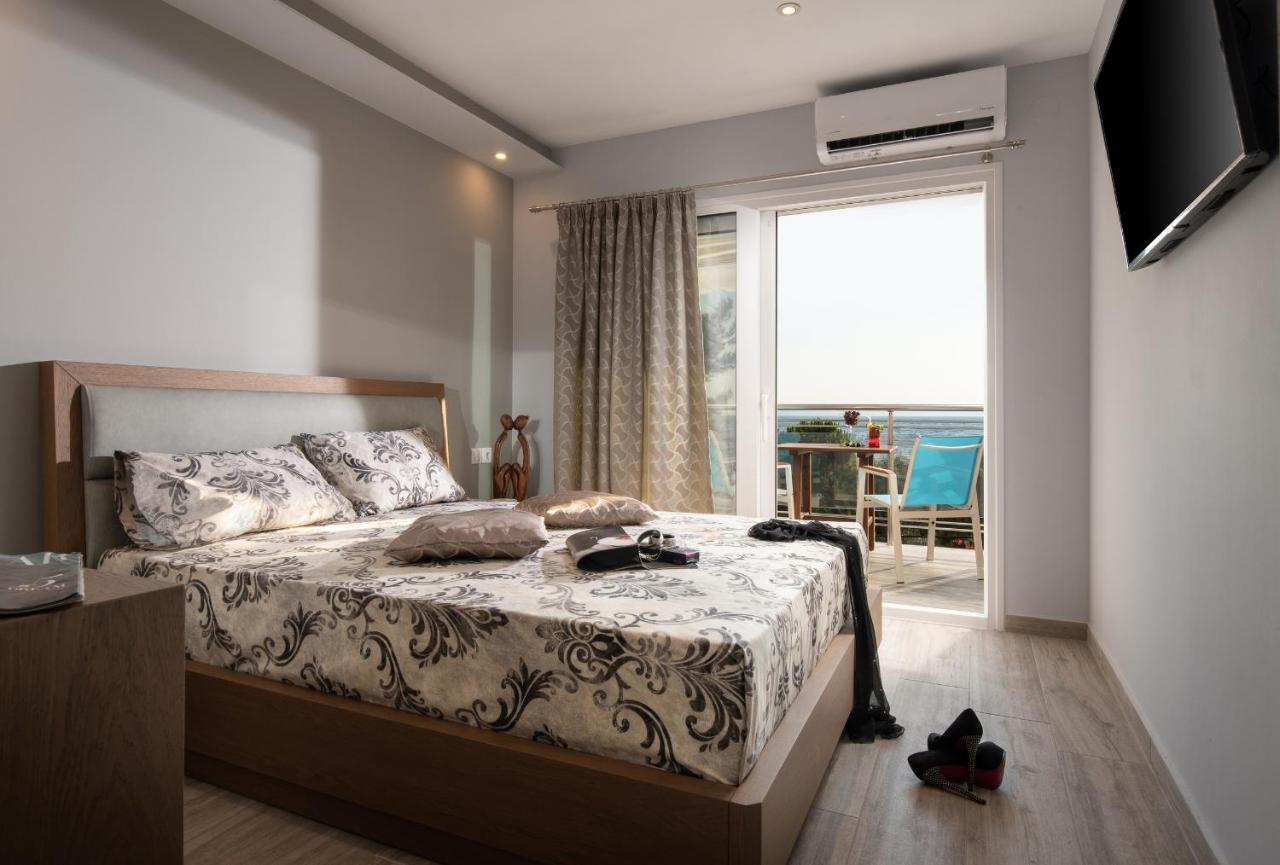 Sunset Studios - Suites With Seaview & Back Side Apartements Torone Exterior foto