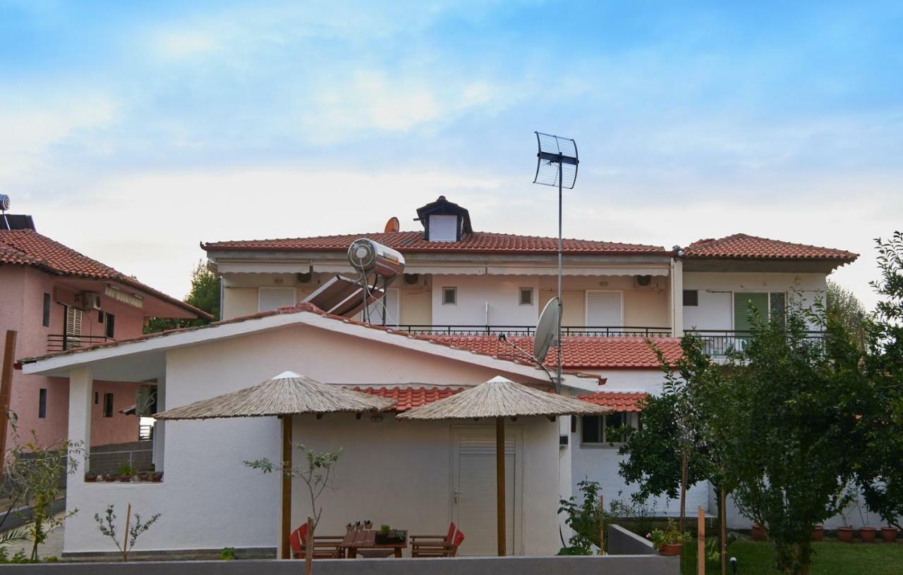 Sunset Studios - Suites With Seaview & Back Side Apartements Torone Exterior foto